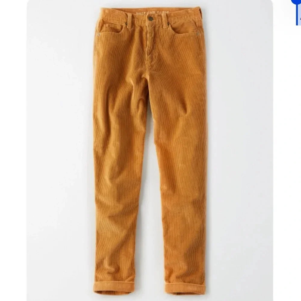 AE CORDUROY MOM JEAN SIZE 10 Regular